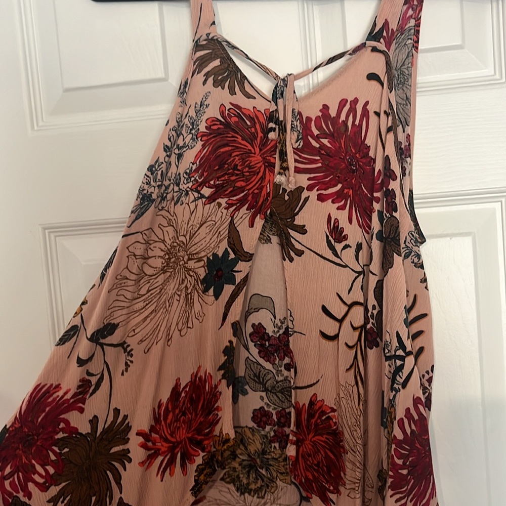 Patterned Open Back Tank Top - Picture 3 of 5